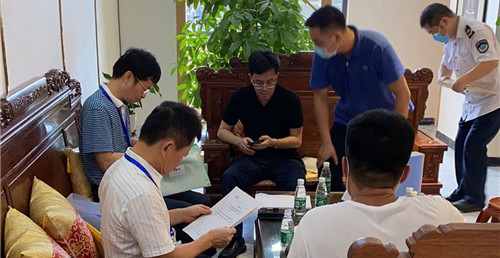 2020年7月9日广东省卫生局来我司就环境卫生、机器设备、人员管理、自检自查各项管理制度展开检查指导工作